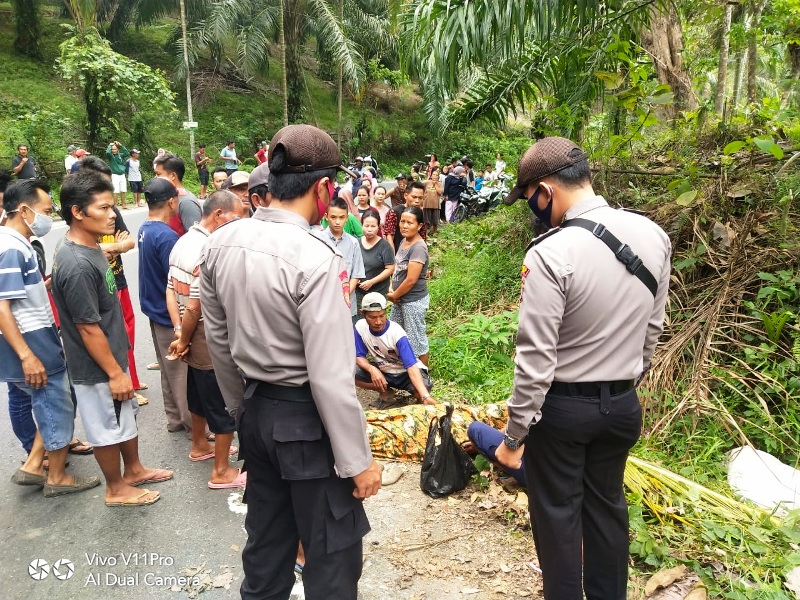 Warga Sendawar Haboh, Ada Mayat Tergeletak di Pinggir Jalan