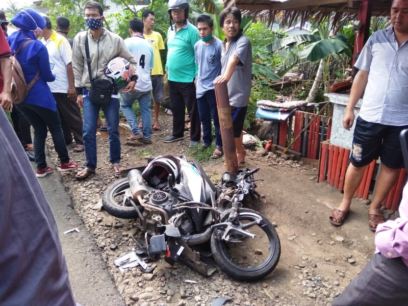 Tabrakan, Pemuda Kandang Mas Meninggal