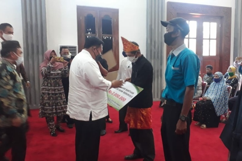 Bank Bengkulu Salurkan Dana CSR di Mukomuko