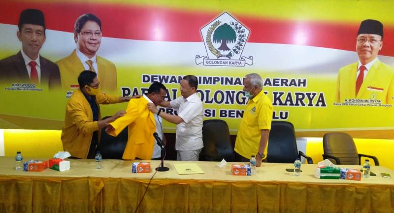 Bando Amin Gabung Golkar, Minta Rohidin Lanjutkan Pembangunan