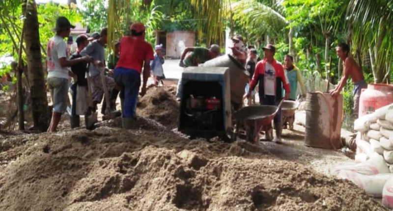 Babatan Ilir Bangun Rabat Beton Jalan Lingkungan