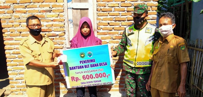 Pembagian BLT DD Tahap Tiga Desa Dusun Tengah Tuntas