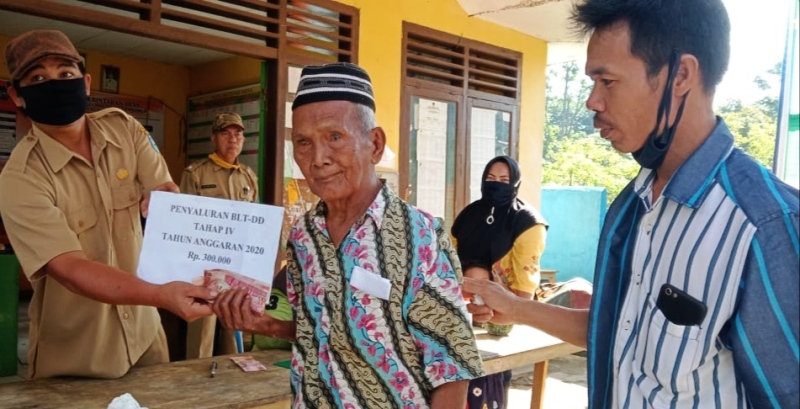 Warga Desa Karang Anyar I Bahagia BLT DD Cair Lagi