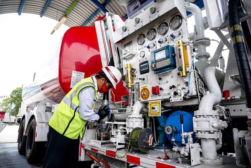 Pertamina Prediksi Saat Libur Panjang Transportasi Udara Bergeliat