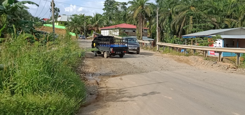 2 Jembatan Provinsi di Pondok Suguh Tidak Kunjung Selesai