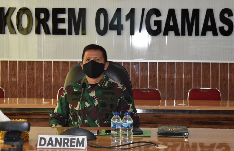 Danrem 041/Gamas Ikut Vidcon Pelatihan Kehumasan Pimpinan TNI AD