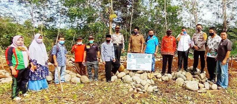 Air Merah Titik Nol Gedung Balai Pertemuan