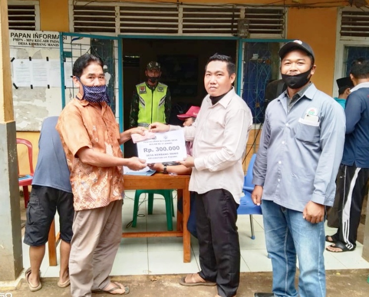 100 KK Warga Desa Kembang Manis Bahagia