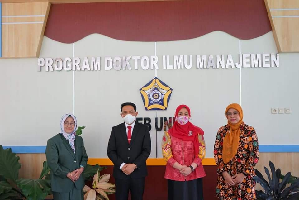 Wawali Bengkulu Raih Nilai A Saat Ujian Program Doktor di Unib