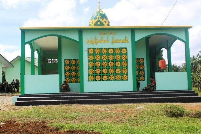 Setahun Menjabat, Dandim 0425/Seluma Bangun Masjid