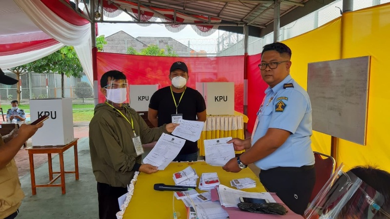 Agusrin Menang di Lapas, Helmi Menang di Lokalisasi