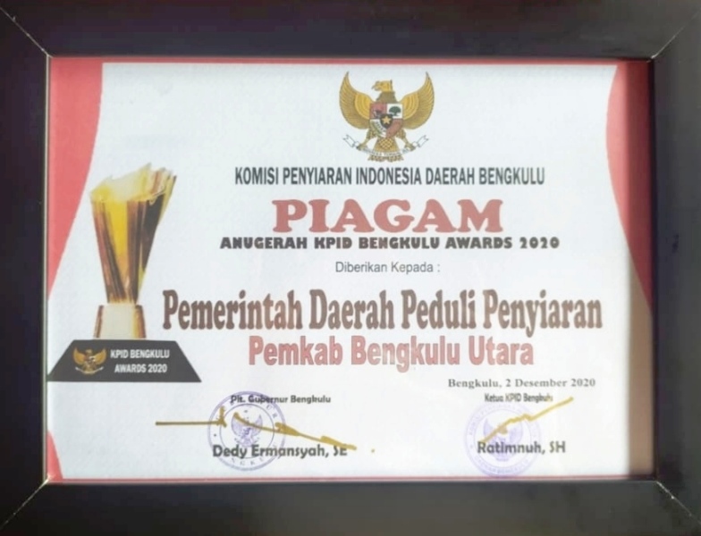 Pemkab BU Raih Penghargaan Anugerah KPID Awards 2020