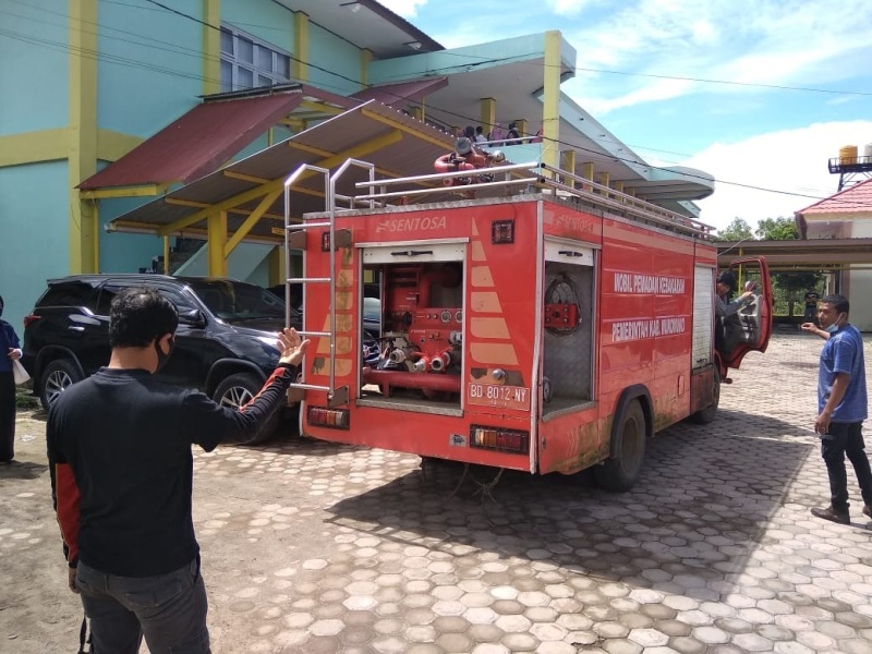 Mobil Sekda Dipepet Mobil Damkar Sampai Tidak Bisa Bergerak