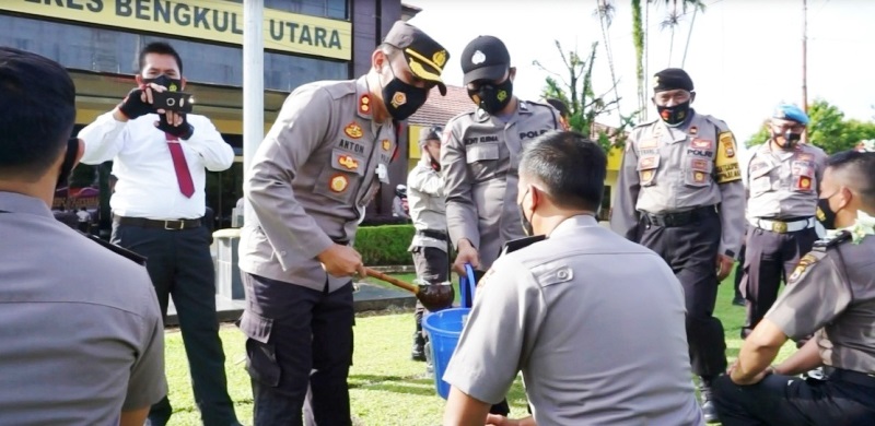 47 Personil Polres BU Naik Pangkat