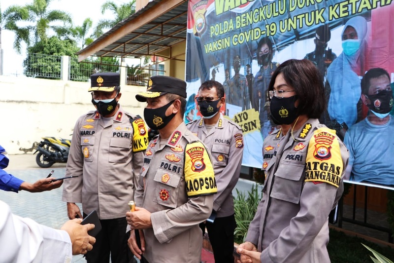 Nakes Jajaran Polda Bengkulu Divaksin