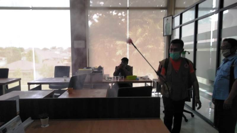 Anggota Dewan Dikabarkan Terpapar Covid-19, Sekretariat DPRD Disemprot Disinfektan