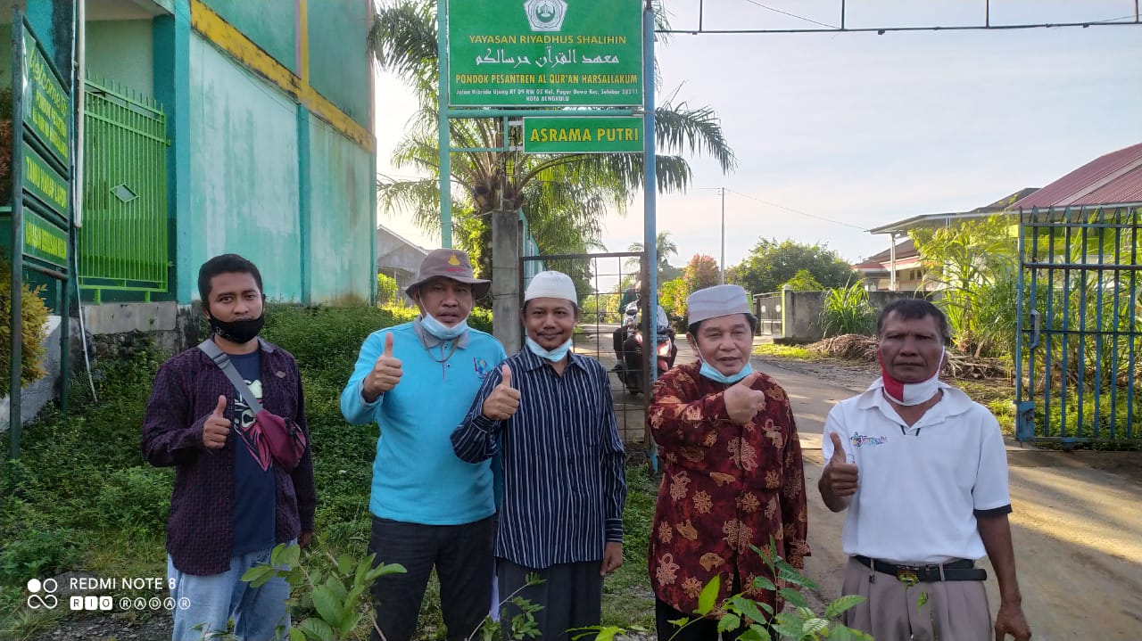 PWI Bengkulu Tanam Pohon di  Ponpes