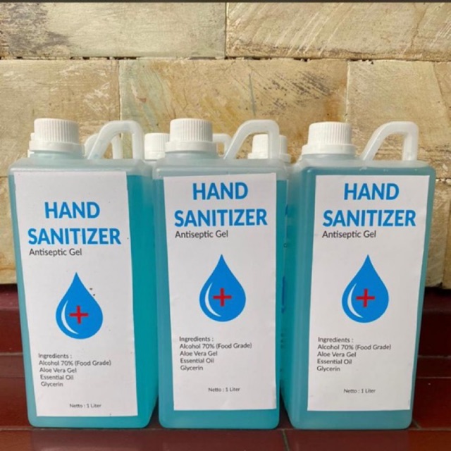 MCCC Beri Bantuan Hand Sanitizer Untuk Wartawan