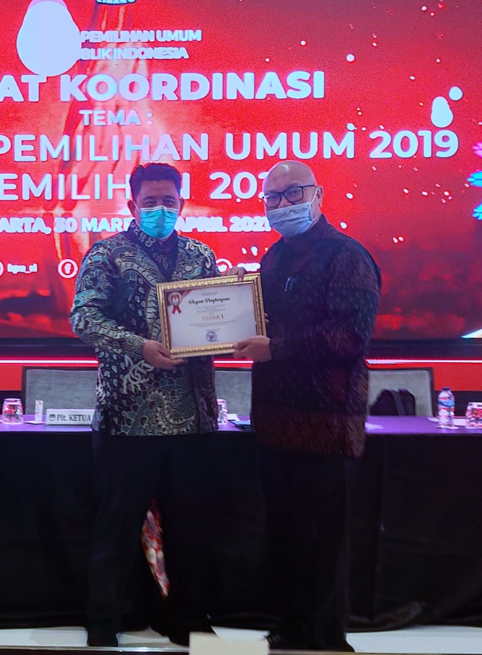 Luar Biasa, KPU Provinsi Bengkulu Terima Penghargaan Nasional