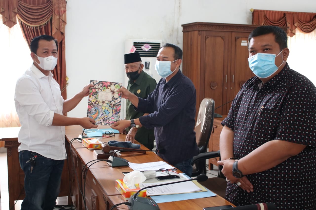 Ketua DPRD Terima Hasil Pembahasan LKPJ Bupati Kepahiang TA 2020