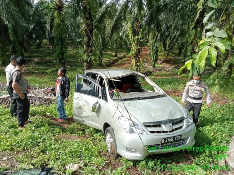 Sopir Ngantuk, Innova Jungkir Balik