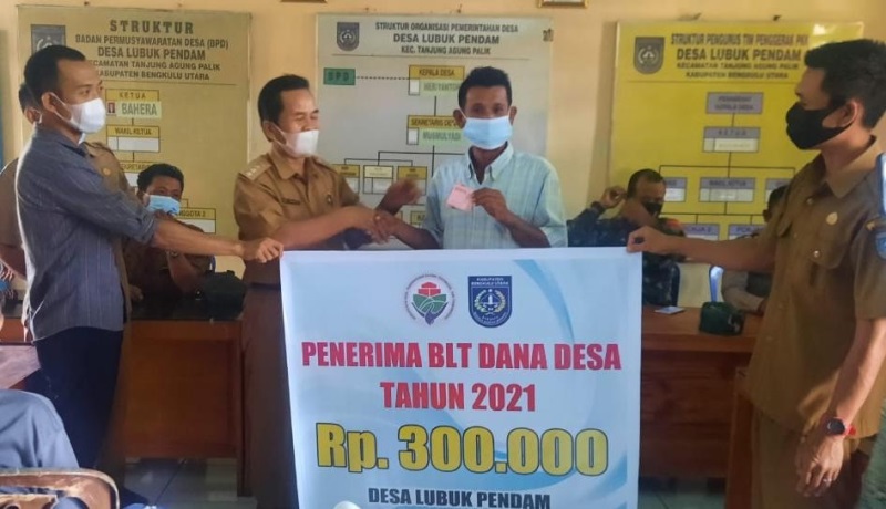 Lubuk Pendam Salurkan BLT DD Bulan Pertama