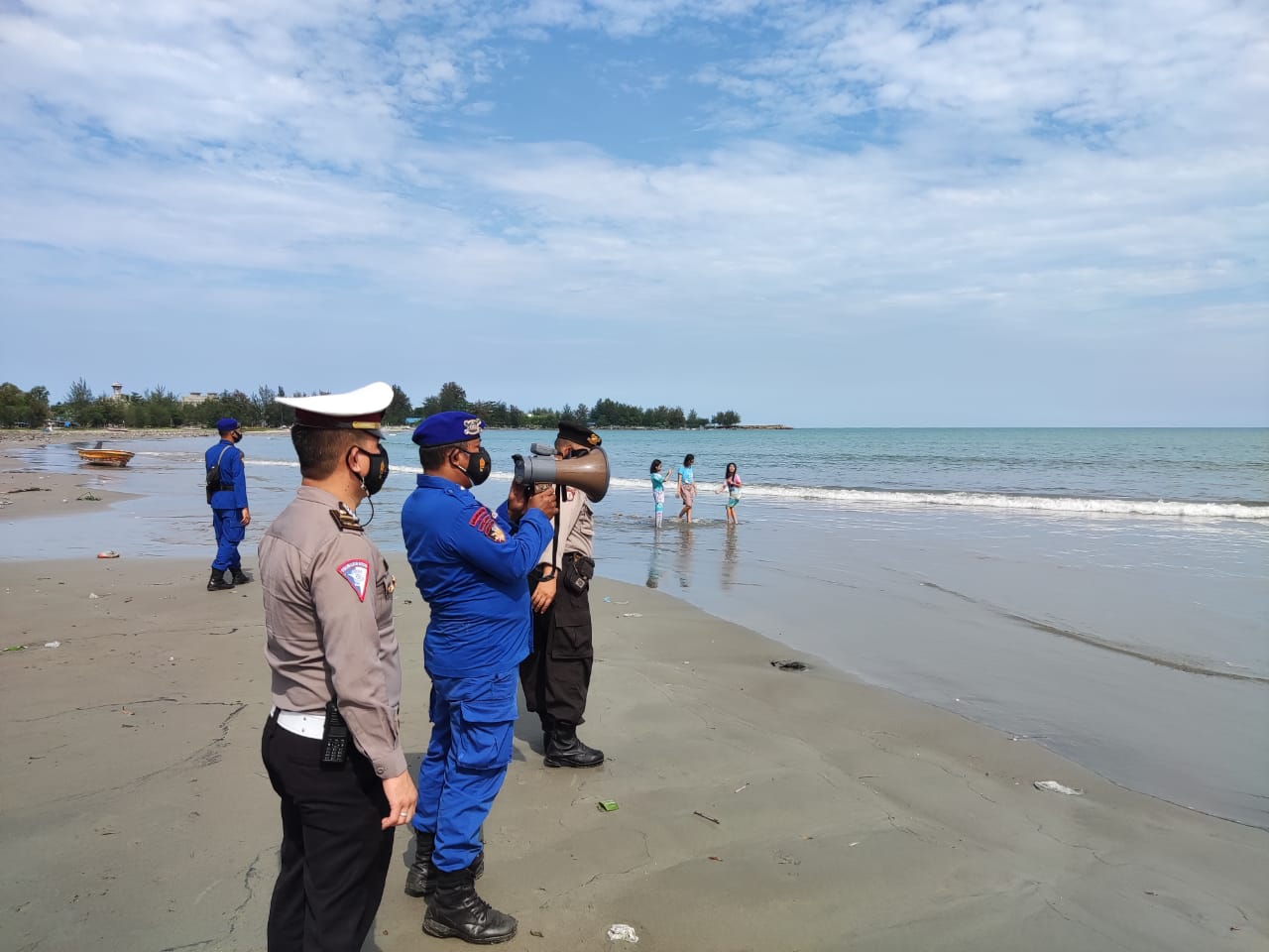 Polda Pantau Lokasi Objek Wisata Pantai Panjang Bengkulu