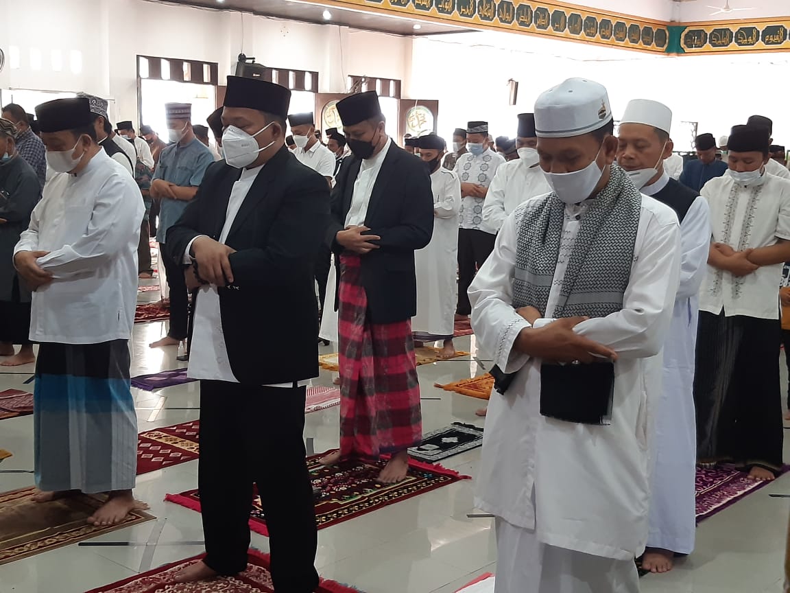 Perdana Salat Id, Bupati Erwin Tetap Ingatkan Warga Ikuti Prokes