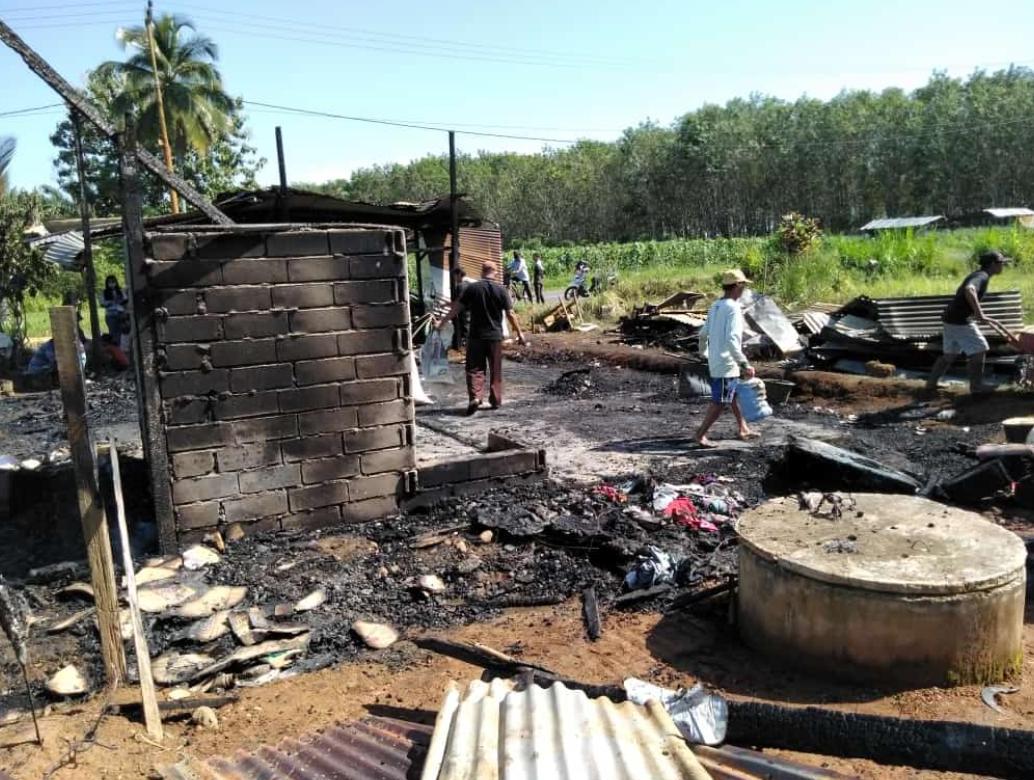 Dini Hari, Rumah Warga Arga Makmur Ludes