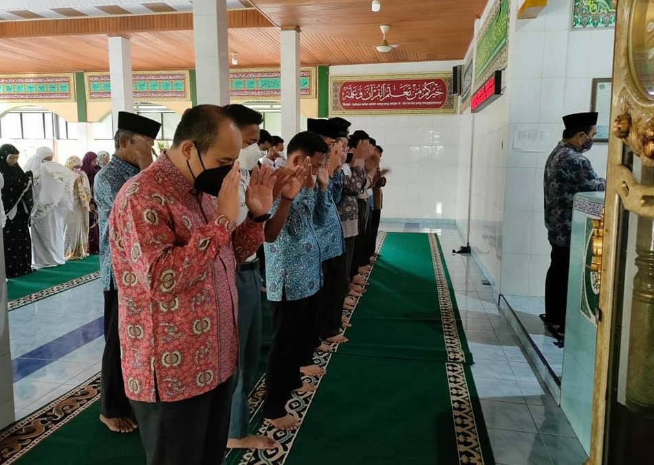 MAN 2 Kota Bengkulu Gelar Salat Ghaib