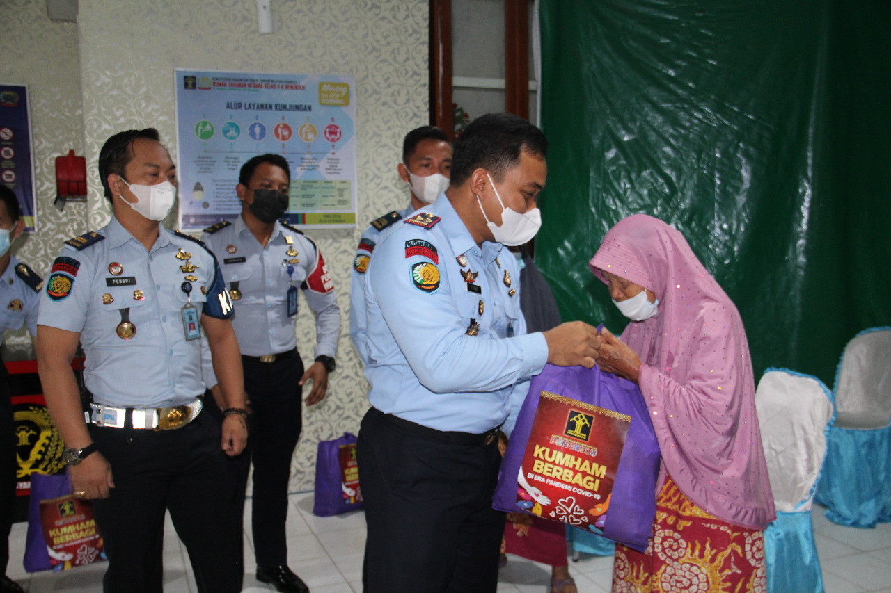 Warga dan ASN Rutan Malabero Bengkulu Terima Bantuan 50 Paket Sembako