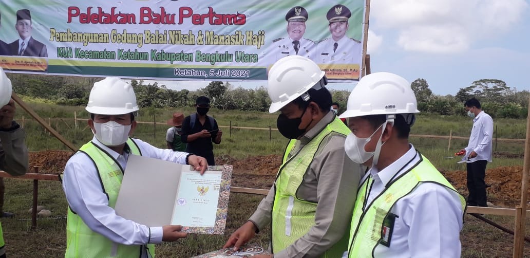 Sukses, Peletakan Batu Pertama Gedung Nikah dan Manasik Haji