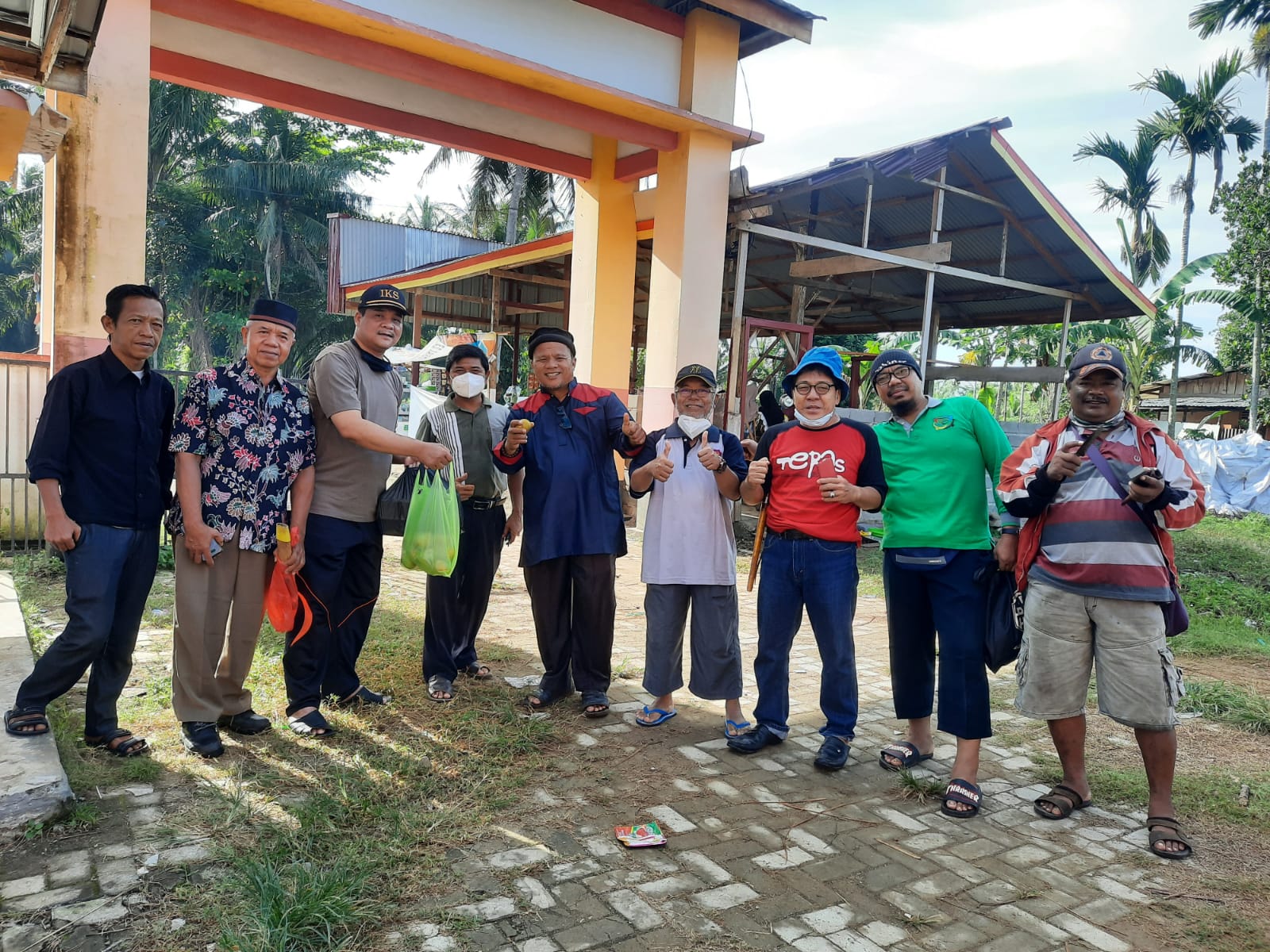 IKS Bengkulu Bagikan 400 Kantong Daging Kurban ke Warga