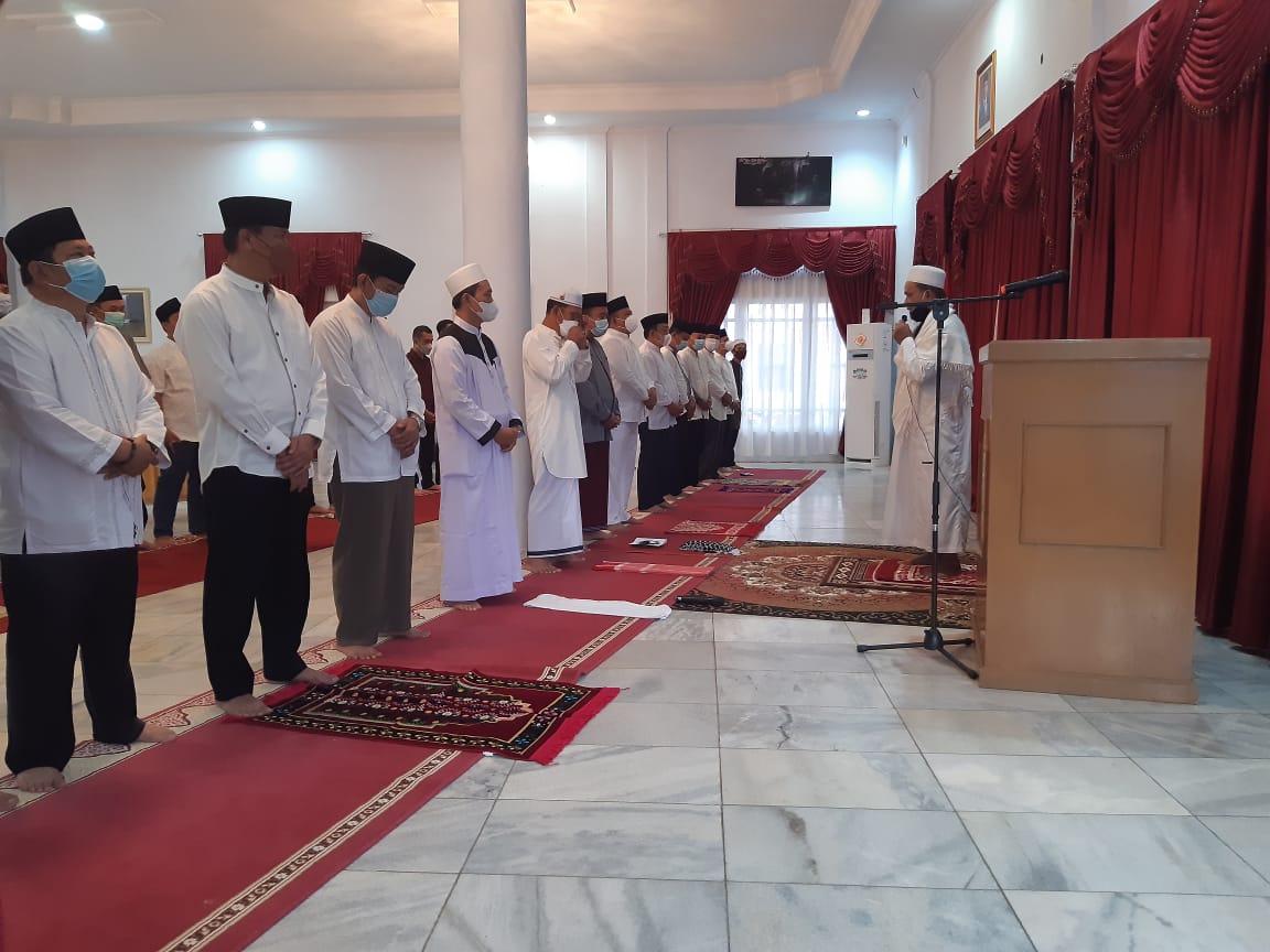 Bupati Seluma Salat Id di Gedung Daerah