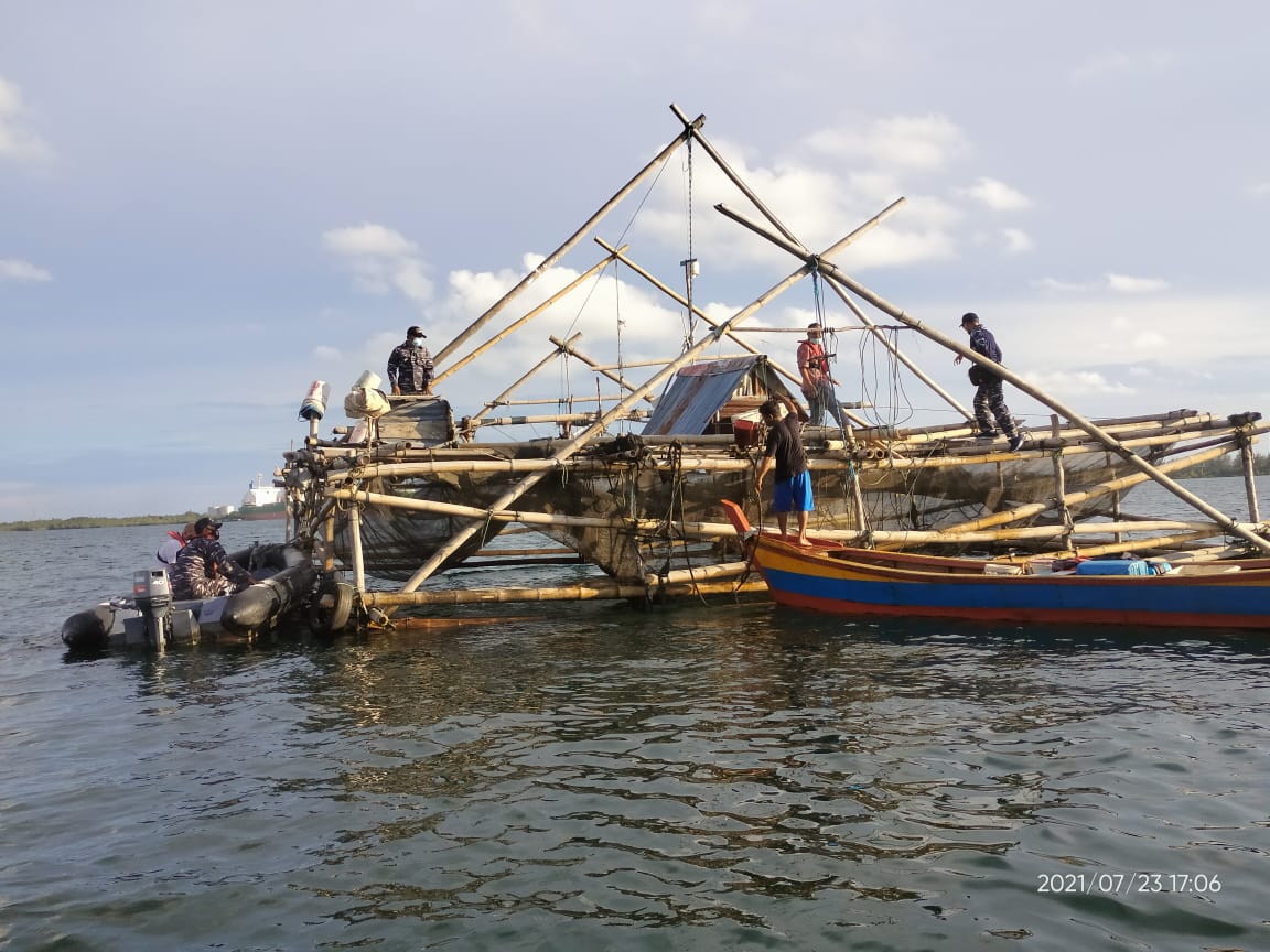 TNI AL, PT. PELINDO II TERTIBKAN BAGAN APUNG DI  PULAU BAAI