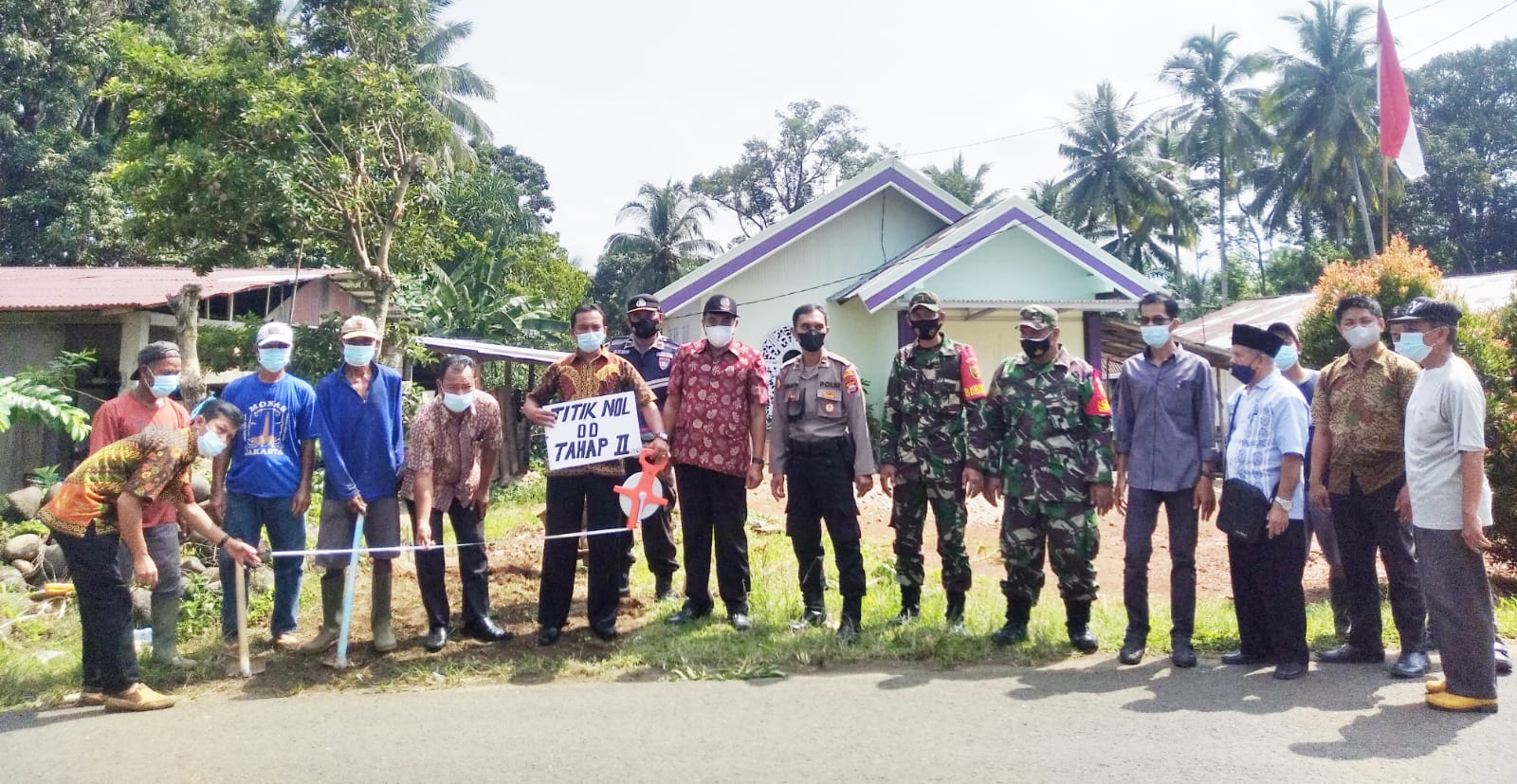 Karang Suci Buka Badan Jalan dan Pelapis Tebing