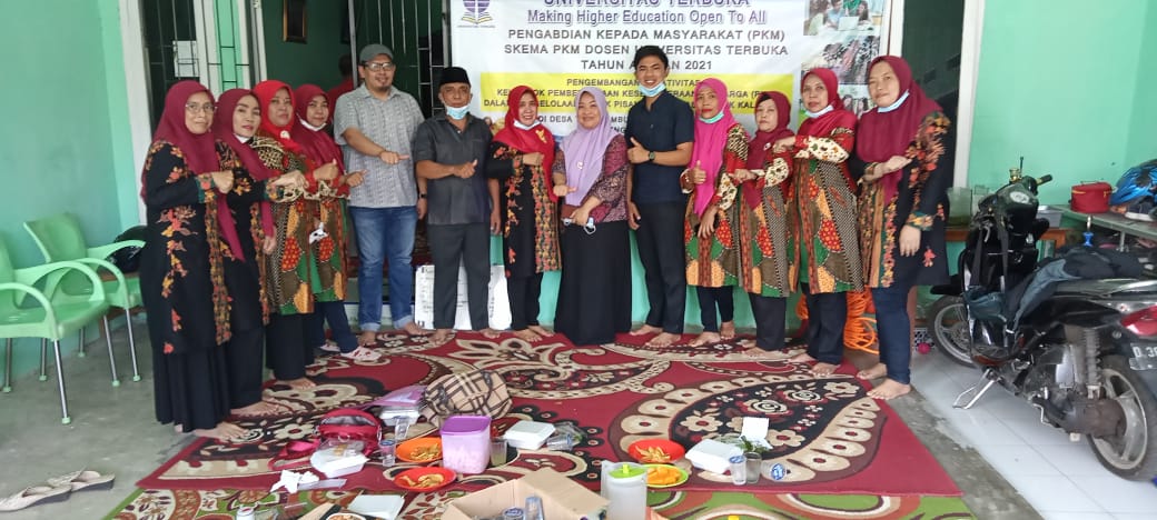 Abdimas UT Bengkulu Olah Jeruk Kalamansi Menjadi Kripik Pisang