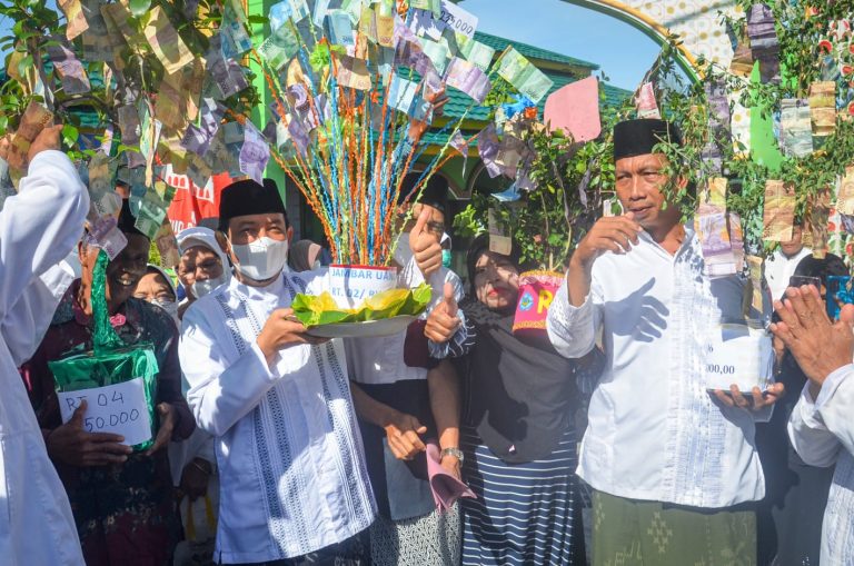 Dihadiri Wawali, Tradisi Jambar Uang Peringatan  Maulid Nabi  di  Bajak Lestari