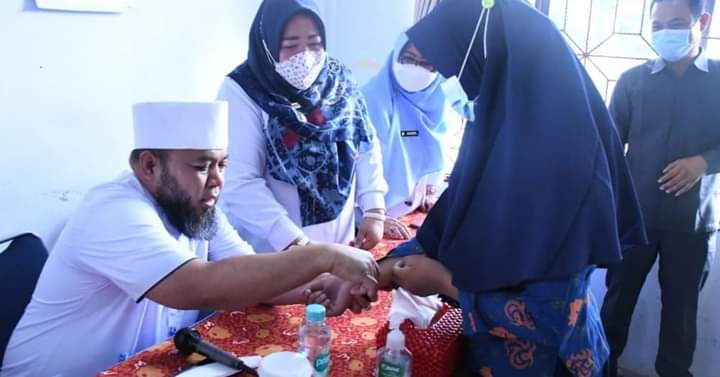  Anak Yatim Ini Malah Dapat Kado Spesial Dari Helmi Hasan