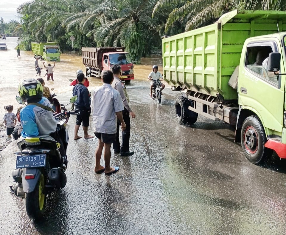 Puluhan Unit Rumah dan Jalan Penghubung Desa di Batik Nau Terendam Banjir