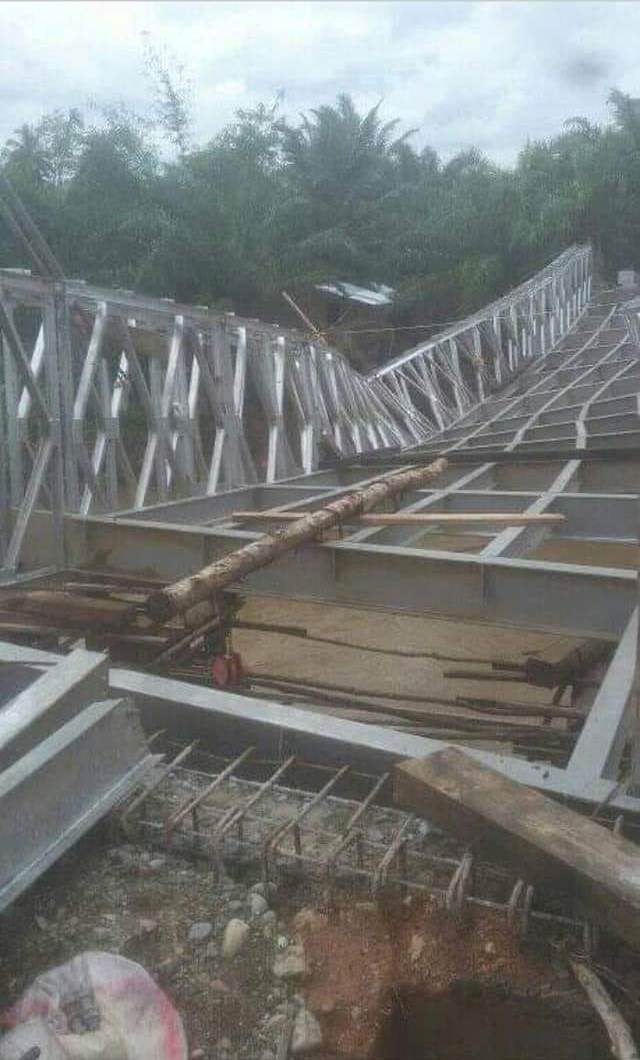 Warga Paku Haji Minta Perbaiki Segera Jembatan Ambrol