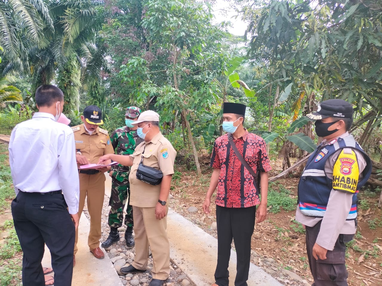 Camat Cek Langsung, Kuro Tidur Bangun Rabat Beton