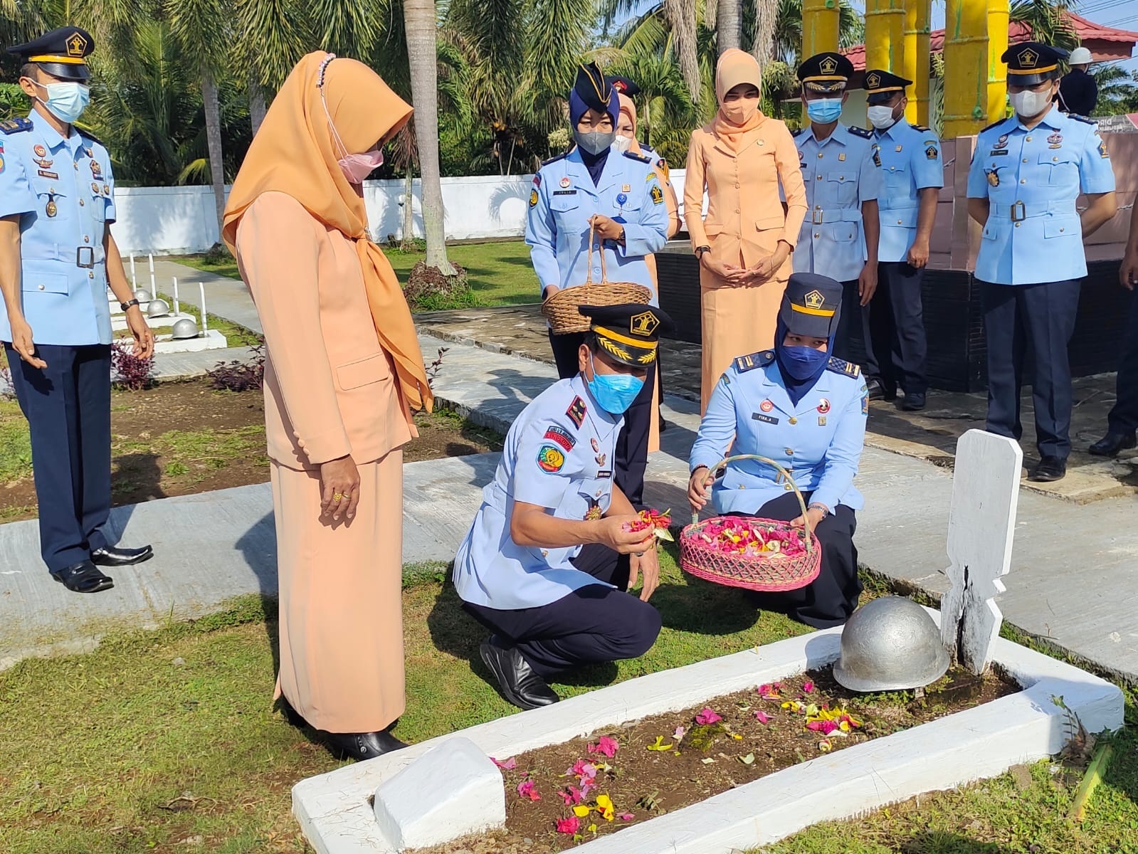 Lapas Arma Lakukan Ziarah Dan Tabur Bunga di Taman Makam Pahlawan