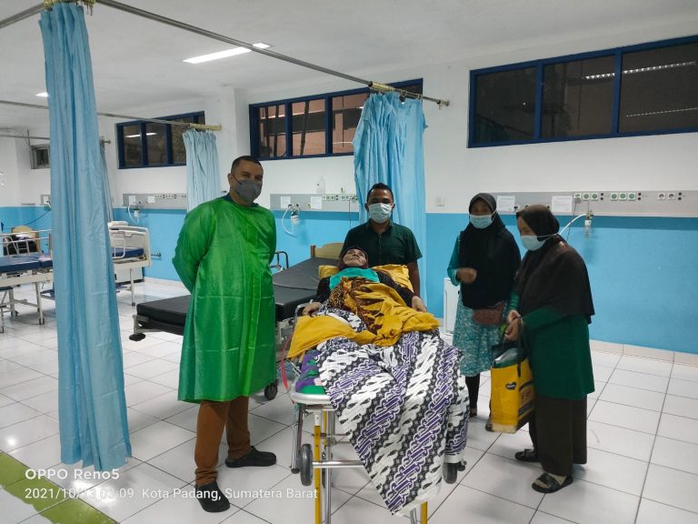 Diantar ke Padang, Pasien Ambulans Gratis Ucapkan Terima Kasih ke Walikota