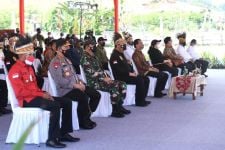 Ditemani Puan dan Prabowo, Jokowi Letakkan Ini di Papua