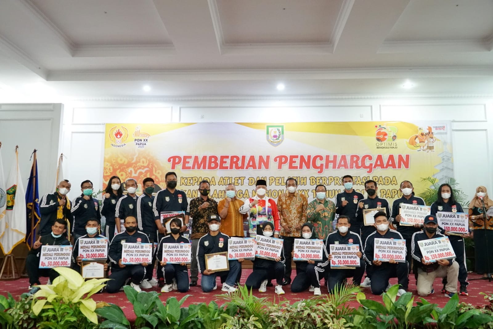 Pemprov Bengkulu Berikan Reward Atlet PON Berprestasi