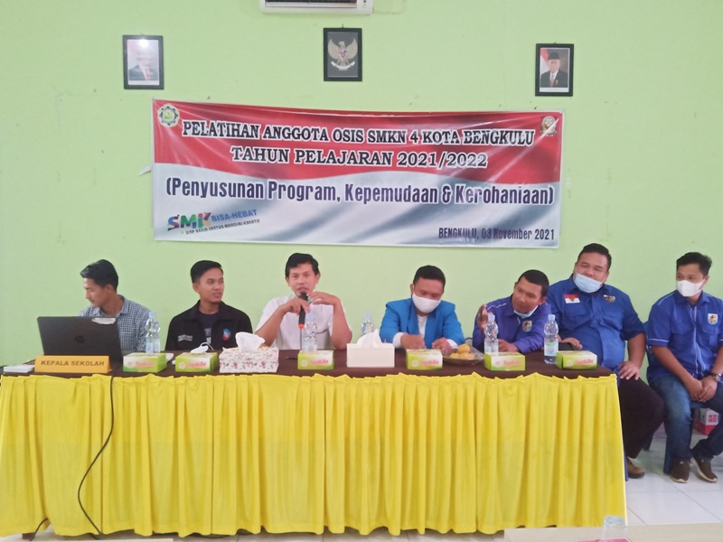 OSIS SMKN 4 Kota Dibekali Bimbingan Berorganisasi