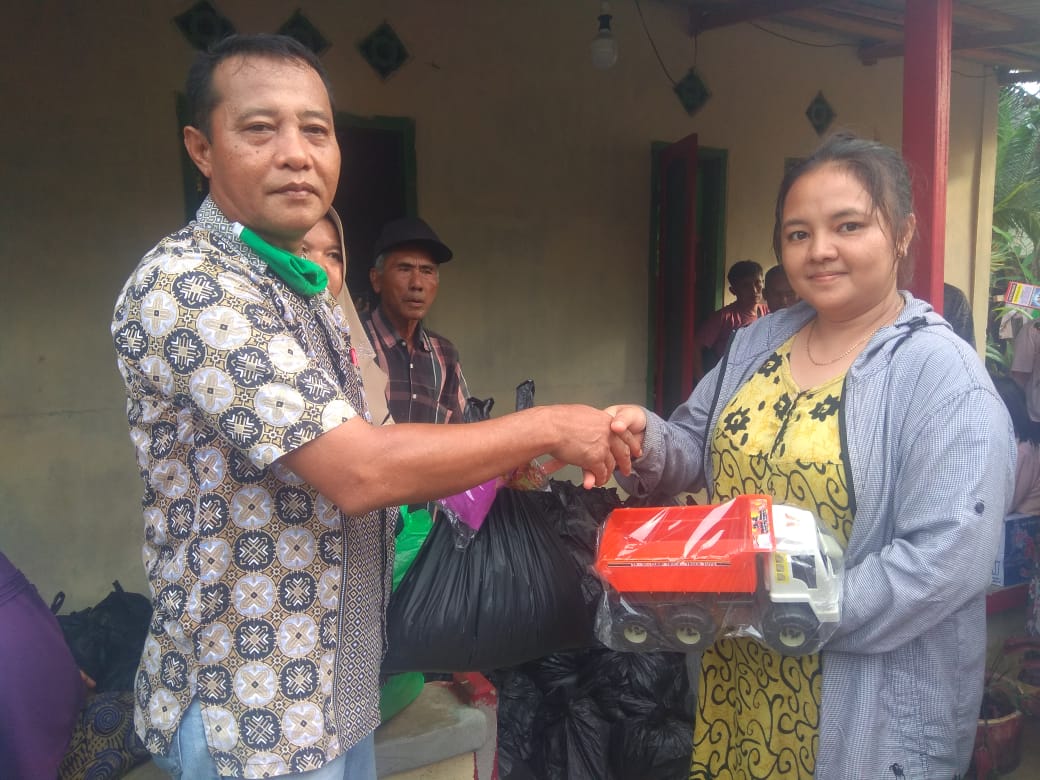 PT Faming Levto Salurkan Ratusan Paket Sembako