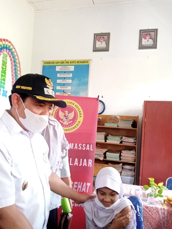 SDN 106 Kota Bengkulu Antusias Ikut Vaksinasi