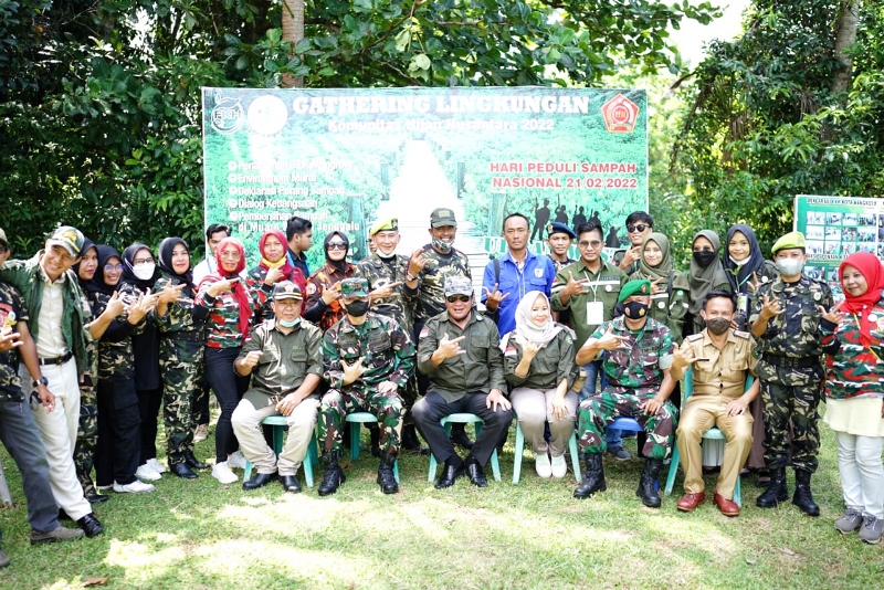 Bersama Wagub Rosjonsyah, Forum Komunitas Hijau Green Raflesia Gagas Aksi Peduli Sampah